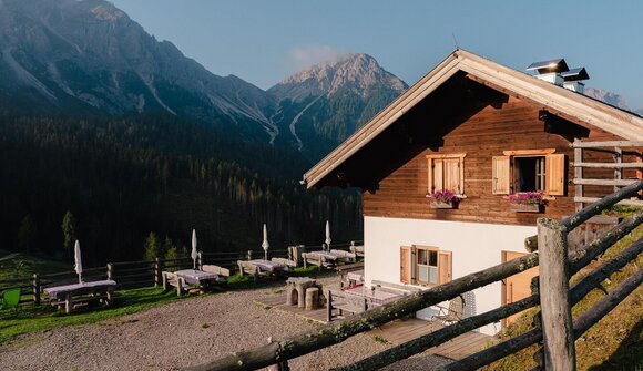 Alpine festival Lanzwiesen hut