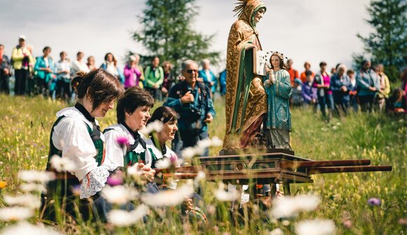 Processione in onore di Santa Anna