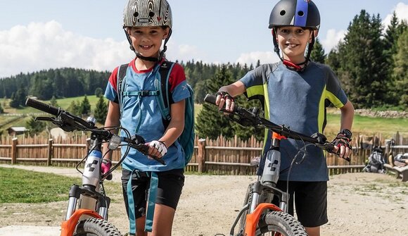 Tour guidato in e-bike per bambini