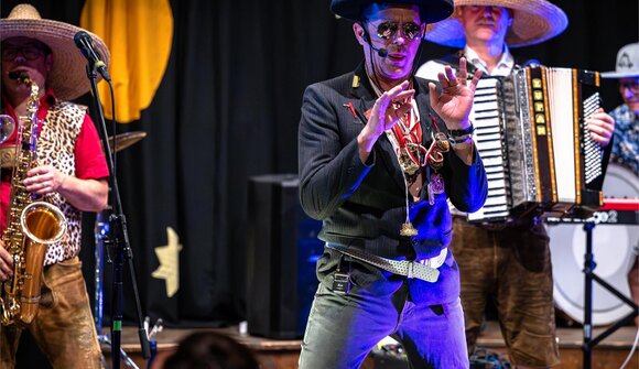 Spettacolo con la banda "Vollmondband"