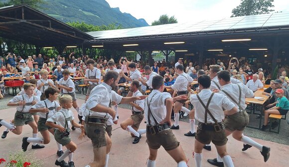 Jubiläumsfest der Schuhplattler Tramin
